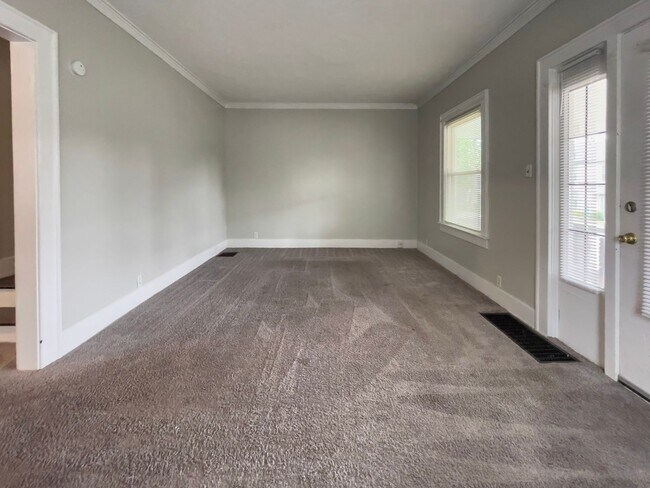 Foto del edificio - PRELEASING for AUGUST 2024! Dishwasher and...