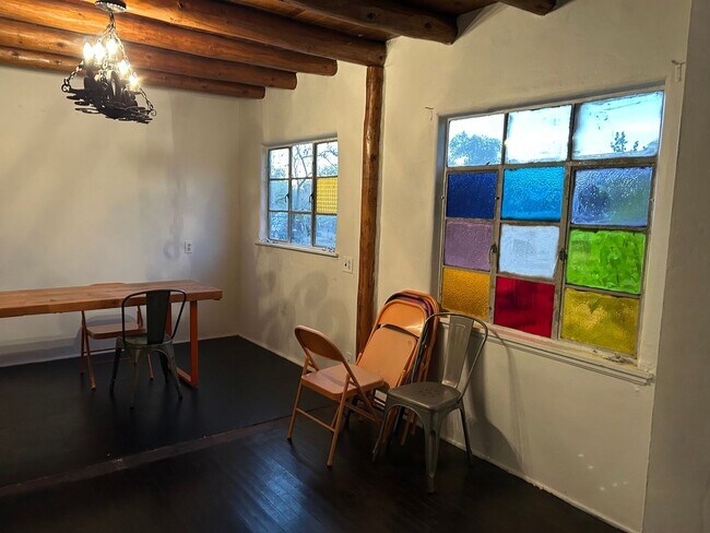 Foto del edificio - 2038 Kiva Rd