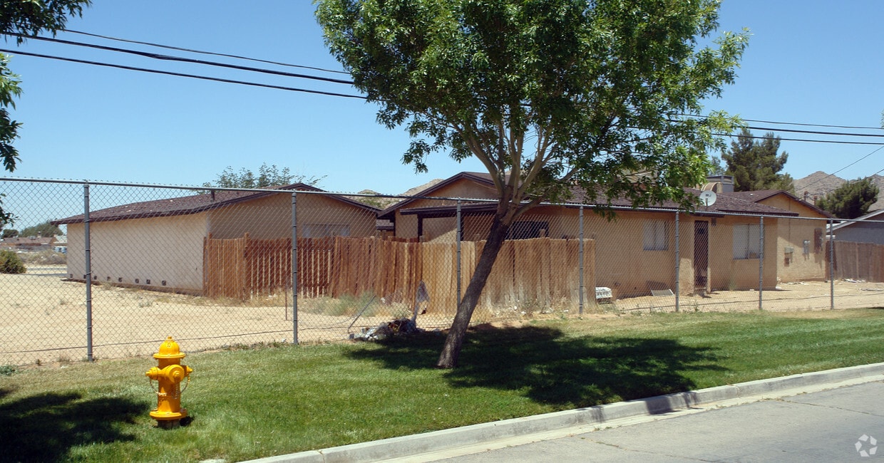 Building Photo - 15365 Wanaque Rd