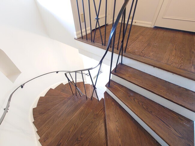 Foto del edificio - 3222 E Hampshire St