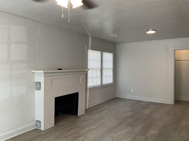 Building Photo - 1764 E Cherokee Ave