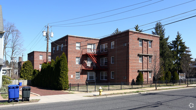 Building Photo - Baylor Arms Apartments