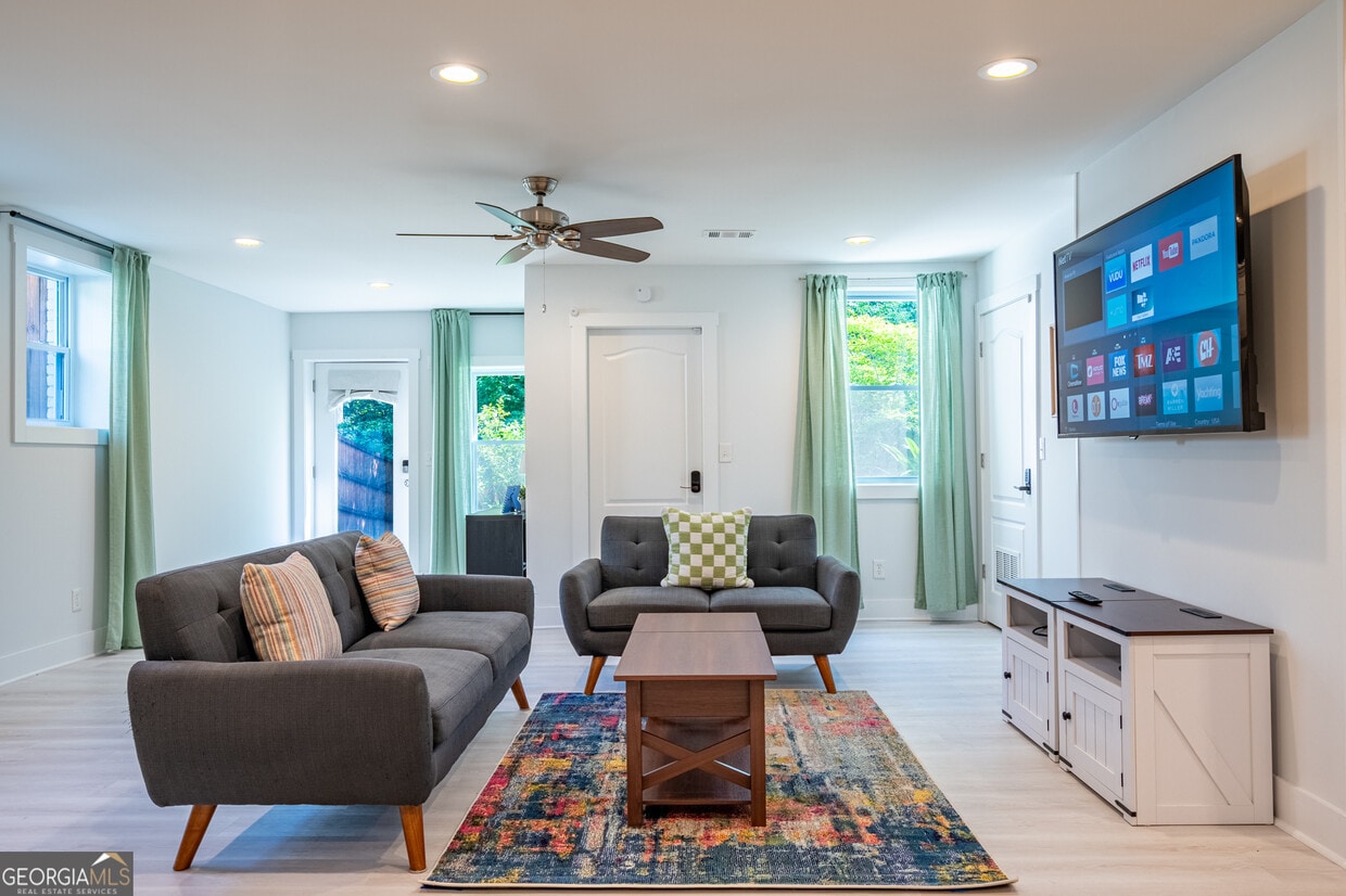 Foto principal - 2617 Caladium Dr NE