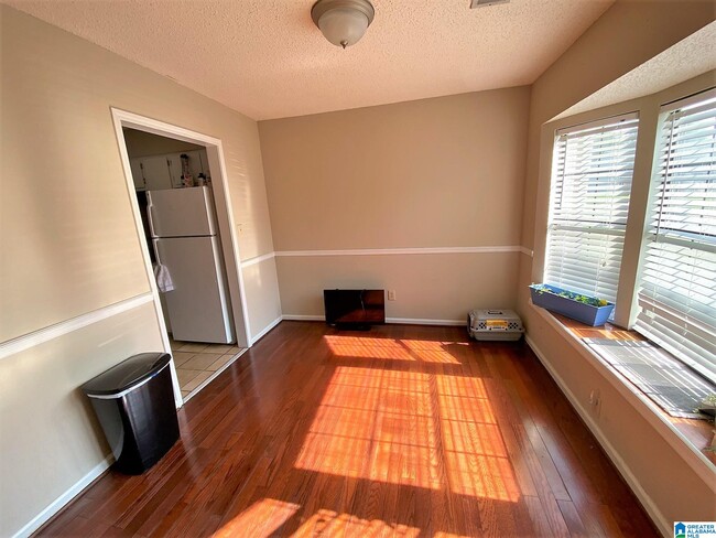 Foto del edificio - 1426 Applegate Dr