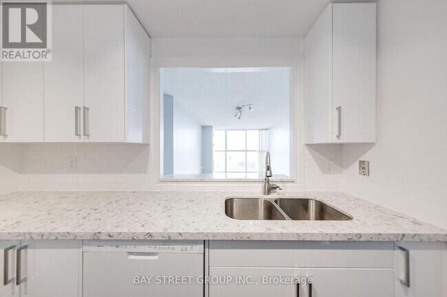 Building Photo - 4205-4205 Shipp Dr
