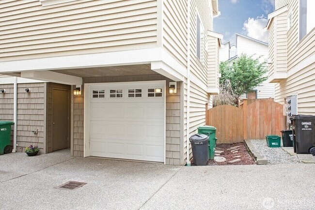 Photo - 1027 NE 123rd St Townhome