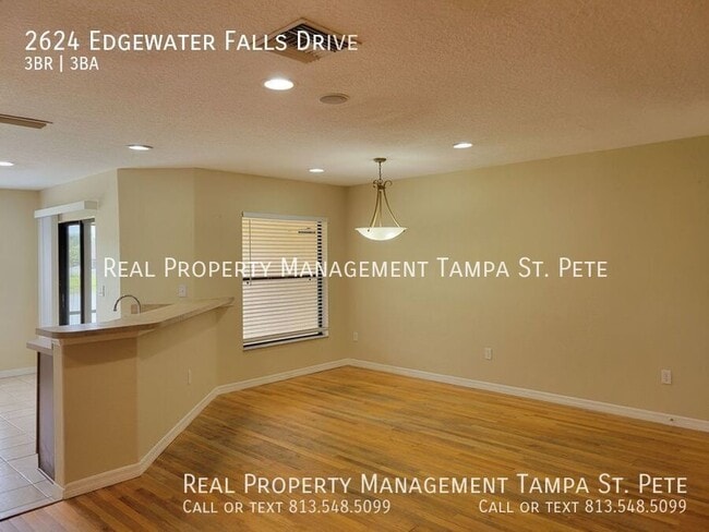 Building Photo - 2624 Edgewater Falls Dr