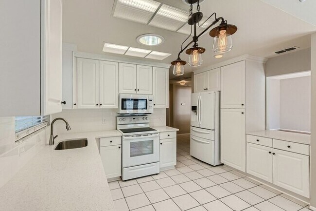 Building Photo - 866 Derby Drive, Tarpon Springs, FL, 34689