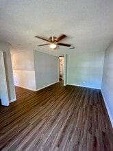 Building Photo - 29 E Laramie Dr