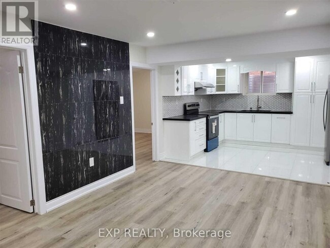 Building Photo - 26 Truro Cir