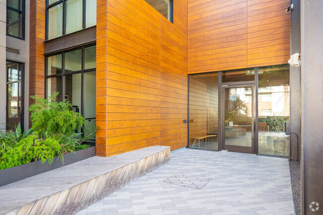 Entrance - 815 Tennessee St