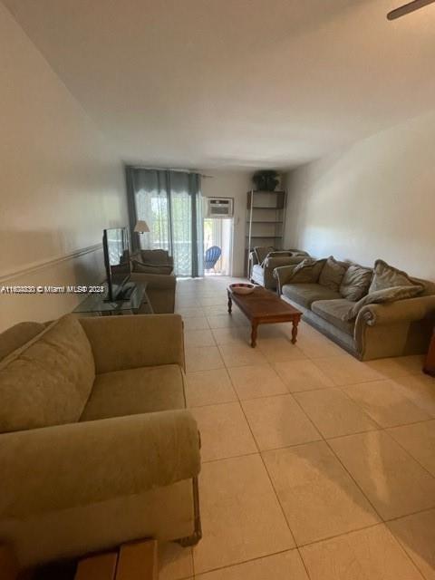 Foto del edificio - 6580 Santona St