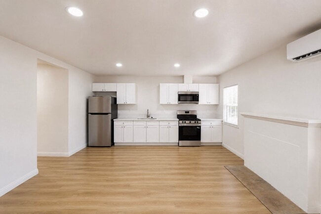 Building Photo - 4723 Arlington Ave