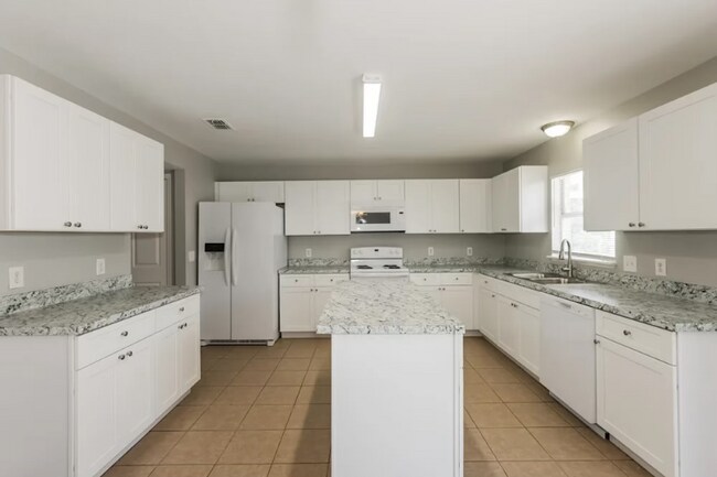 Building Photo - 6034 Sunset Vista Dr