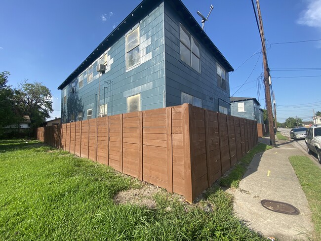 Building Photo - 4609 Market St