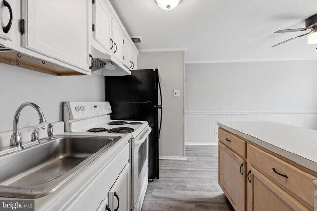 Foto del edificio - 151 Chadwick Ave