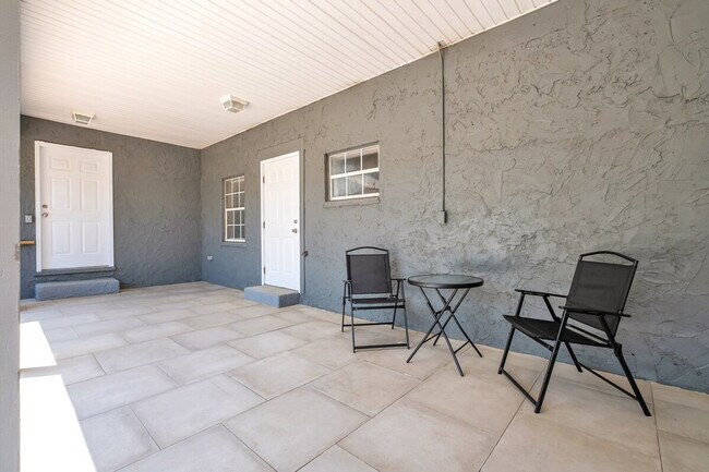 Foto del edificio - 908 Buena Vista Dr