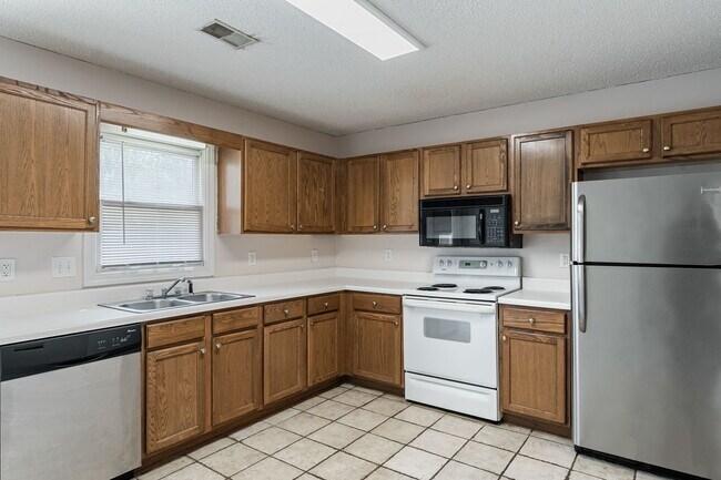Foto del edificio - 5049 Falling Creek Ln