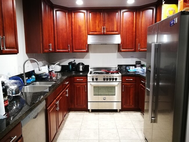 Foto del edificio - 575 Piazza Dr