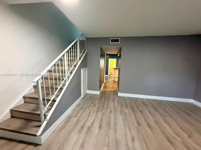 Foto del edificio - 274 NE 141st St