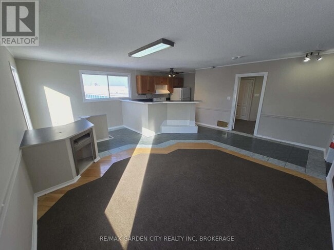 Building Photo - 215 Roberts Rd