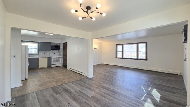 Foto del edificio - 388 Garibaldi Ave