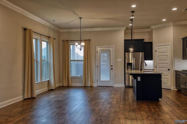 Foto del edificio - 12786 Juniors Dr