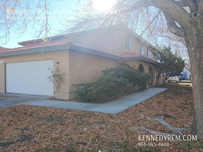 Building Photo - 1738 W Ave J15