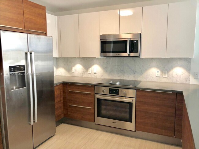 Foto del edificio - 601 NE 27th St
