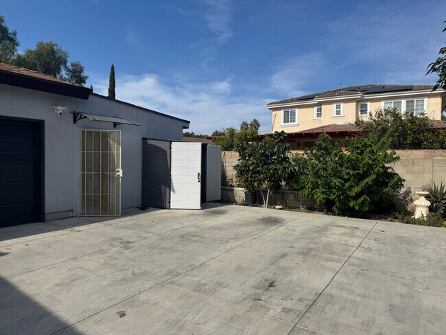 Building Photo - 5413 W 4th St