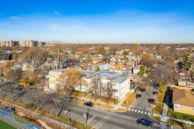 Foto aérea - 2700-2702 W Pratt Ave