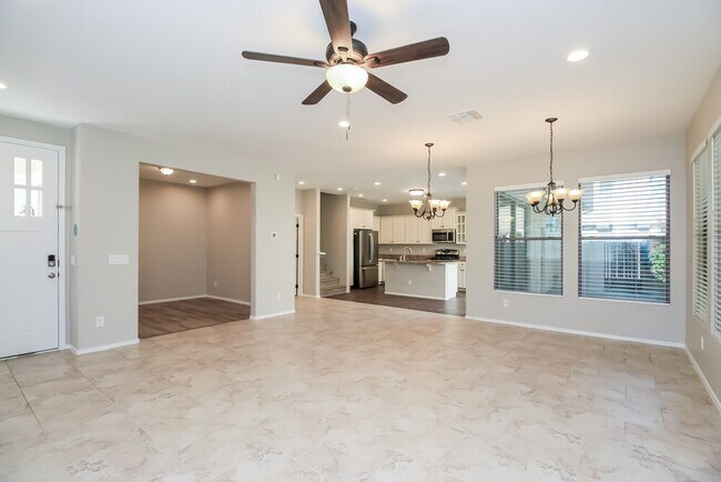 Foto del edificio - 4463 E Remington Dr