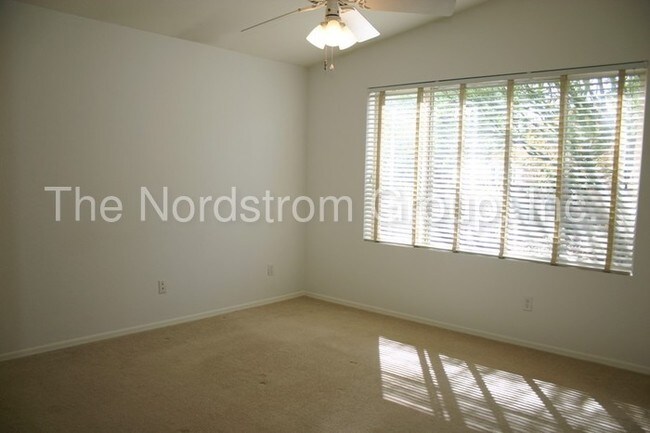 Building Photo - 8855 N Majestic Mountain Dr