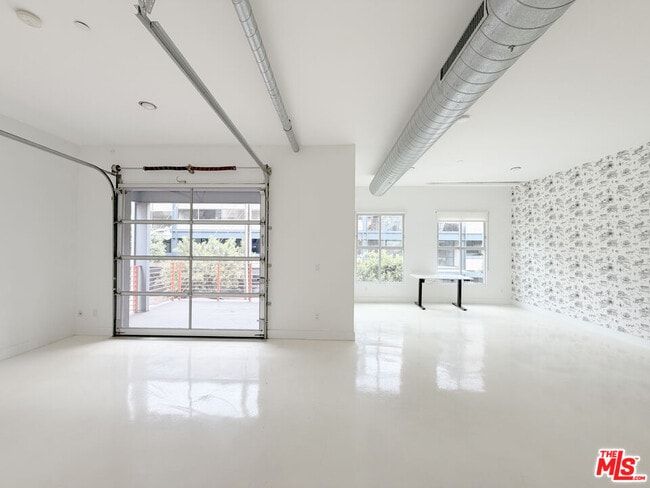 Foto del edificio - 212 Marine St