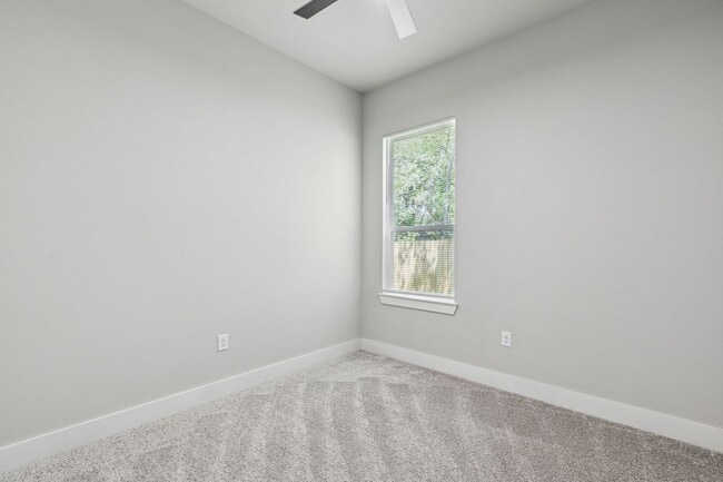 Building Photo - 2519 E Overton Rd