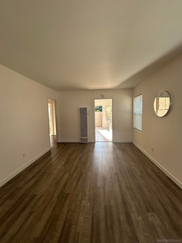 Foto principal - 7041 Stanford Ave