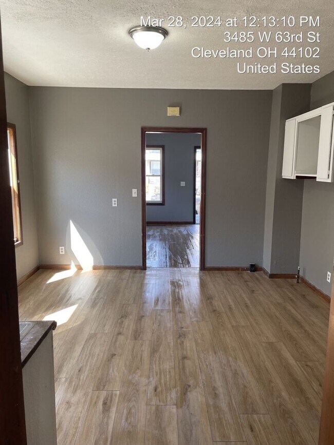 Foto del edificio - 3483 W 63rd St