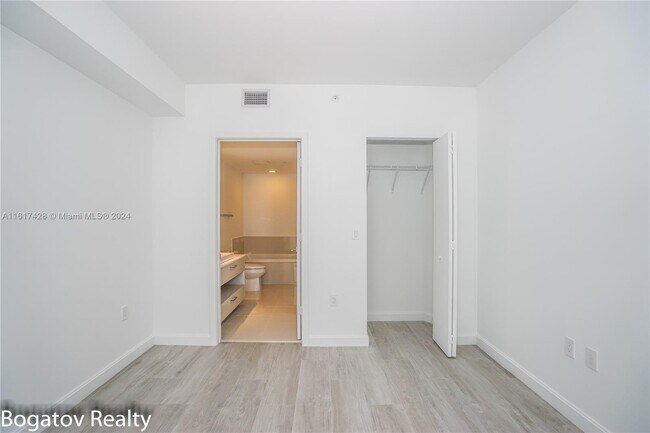 Foto del edificio - 55 SW 9th St