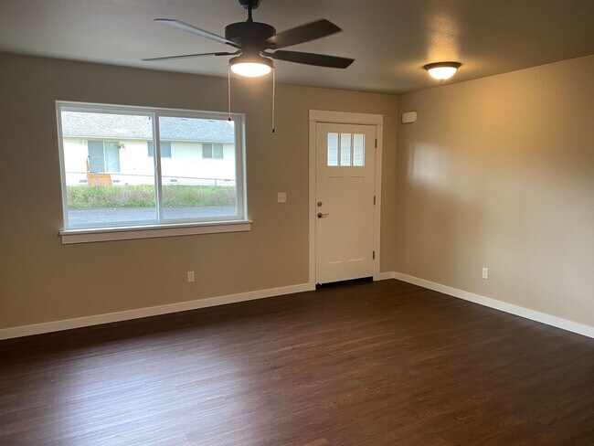 Foto del edificio - Brand New 2 Bedroom House in Green!