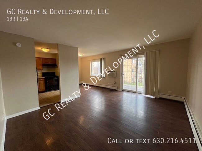 Foto del edificio - ***ADDISON / 1 BDRM / HEAT INCLUDED!! / TE...