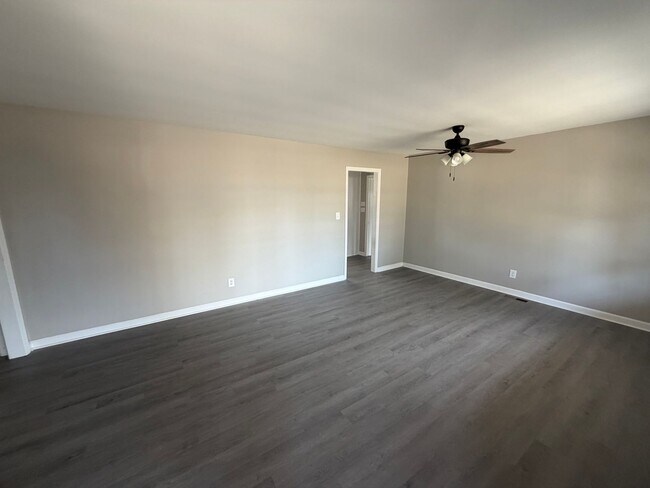 Foto del edificio - 3 Bed 1.5 Bath Brick House