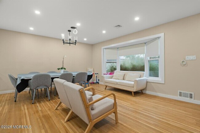 Foto del edificio - 2 Hilltop Rd