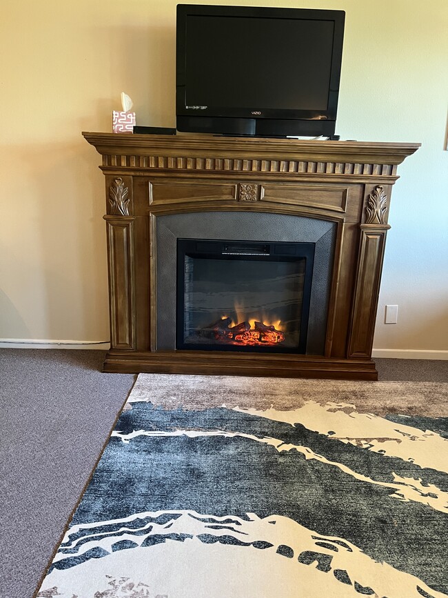 Building Photo - 48988 U.S. 101 S