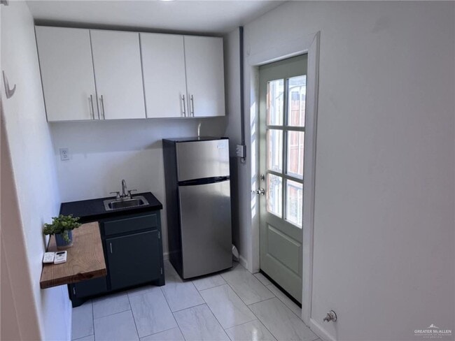 Foto del edificio - 10 S 8th Ave