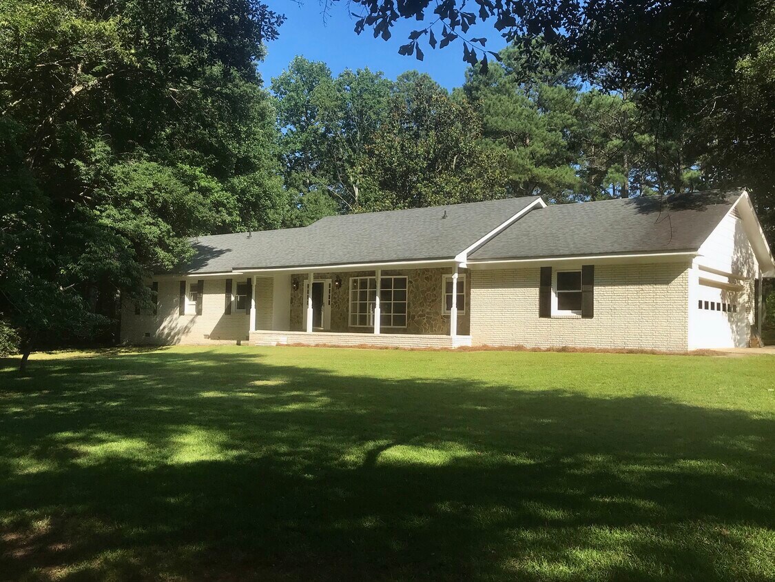 125 Lockwood Rd, Fayetteville, GA 30215 House Rental in Fayetteville, GA