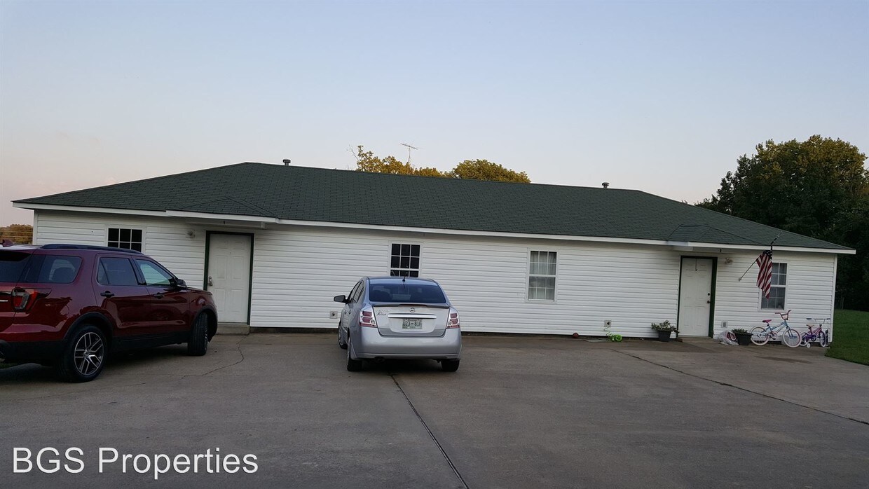 617 E Main St, Newbern, TN 38059 Room for Rent in Newbern, TN