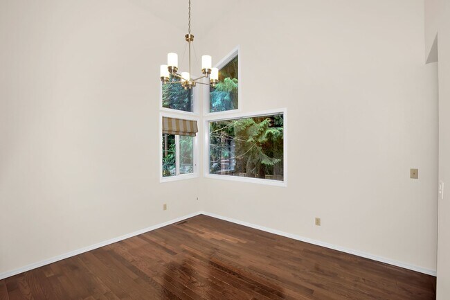 Foto del edificio - Light Filled 4 Bedroom 2.5 Bath Home in Sammamish