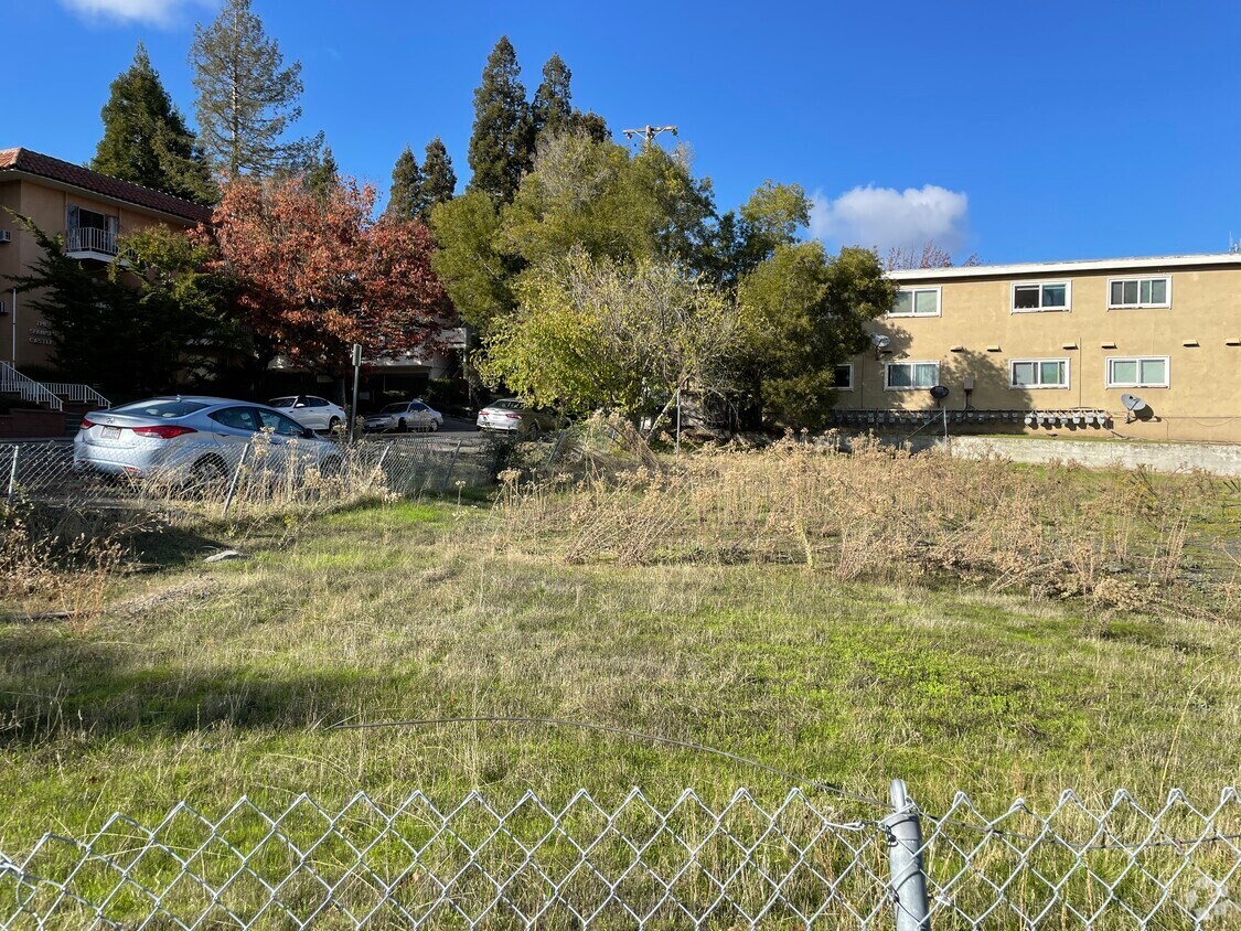 Construction Nov 2021 - Saranap Village Apartments