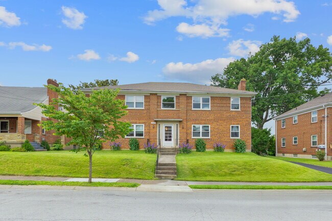 Foto del edificio - 3332 Maplecrest Pl