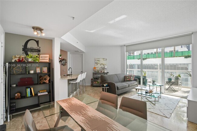 Foto del edificio - 480 NE 30th St